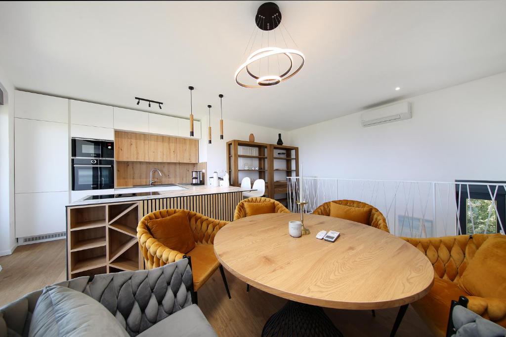 APARTMENT ANNI