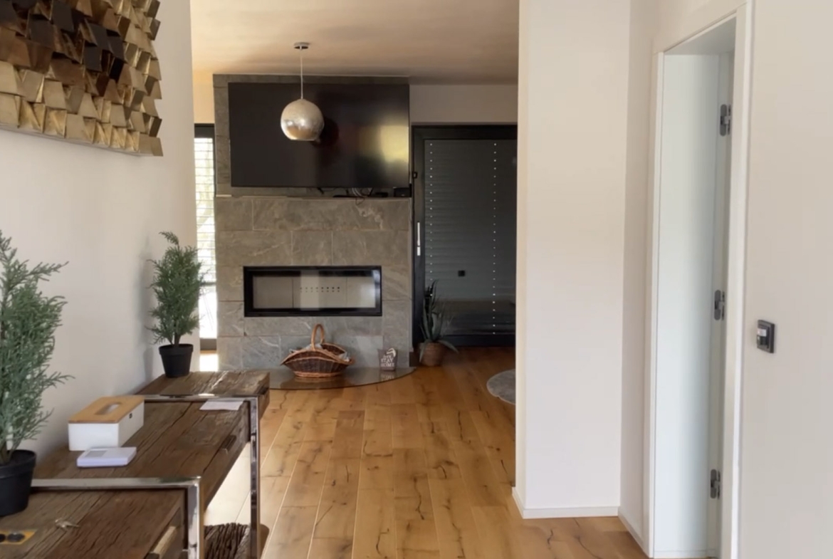 LUKSUZNA VILA „RELAX HOUSE“ BIHAĆ