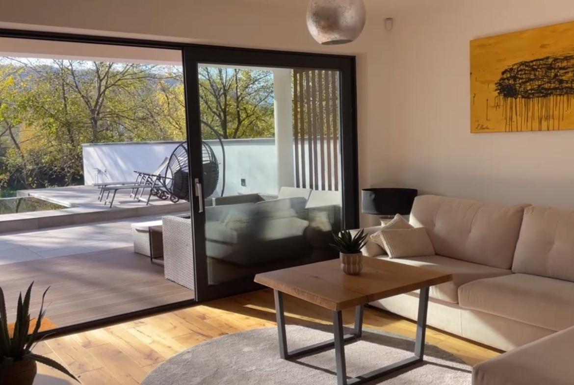 LUKSUZNA VILA „RELAX HOUSE“ BIHAĆ