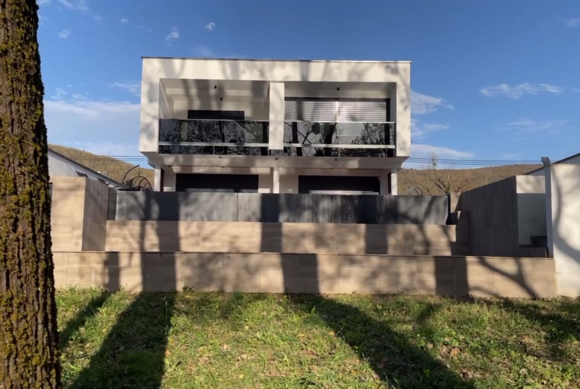 LUKSUZNA VILA „RELAX HOUSE“ BIHAĆ